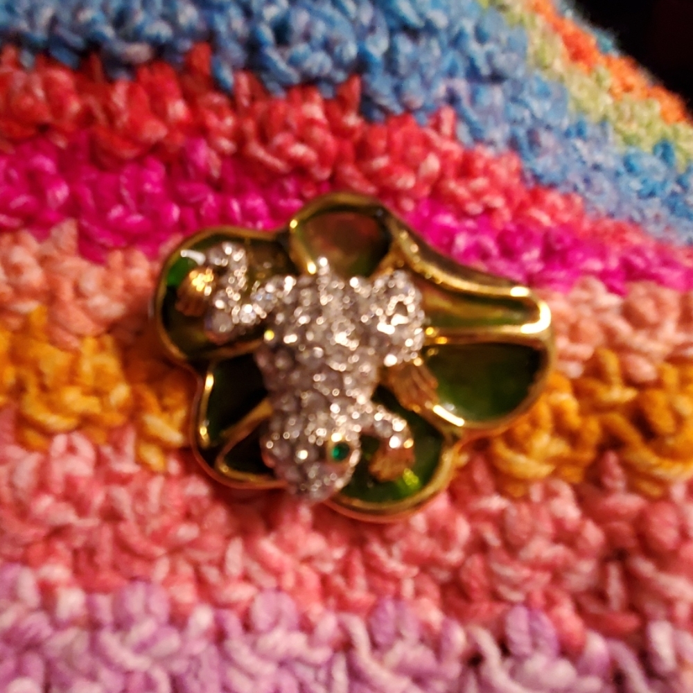 Frog pendant